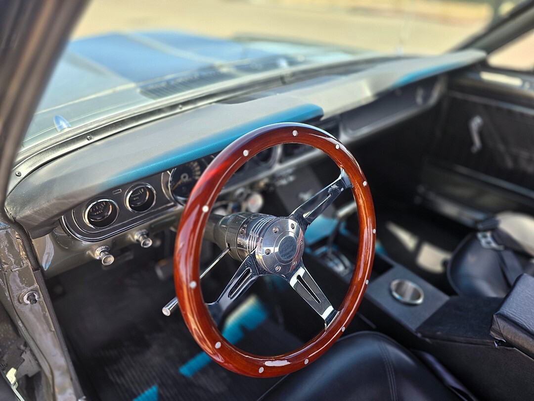 Ford-Mustang-1965-Coupe-27