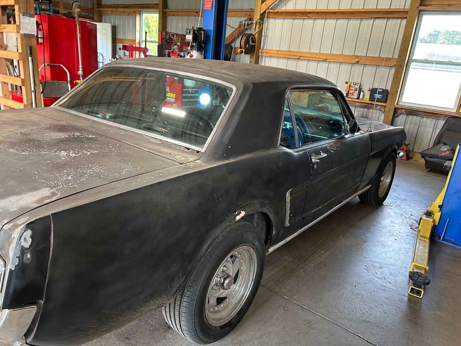 Ford-Mustang-1965-Coupe-3