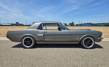 Ford-Mustang-1965-Coupe-3