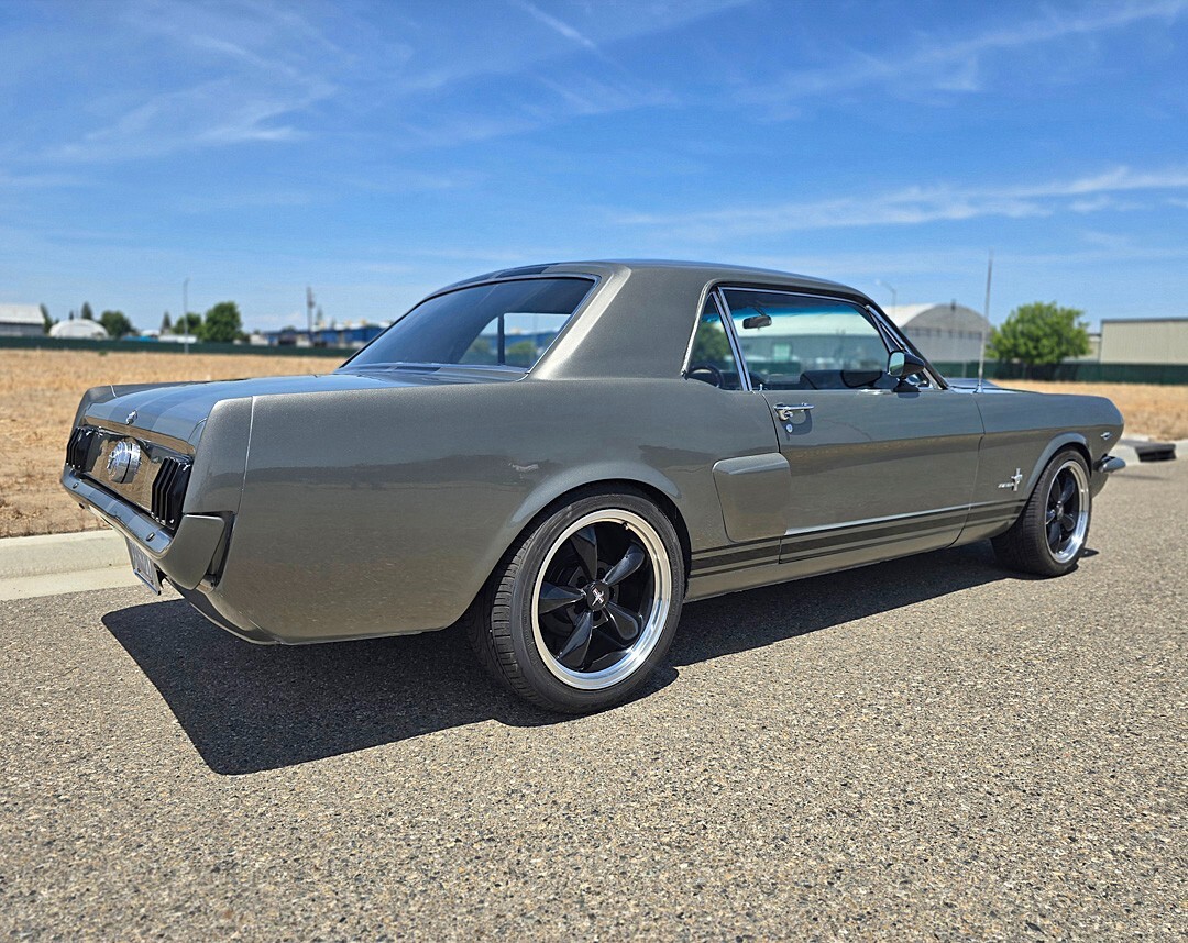 Ford-Mustang-1965-Coupe-4