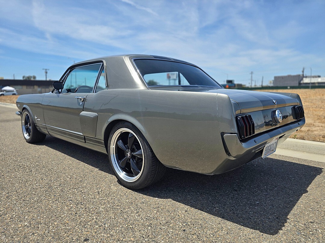 Ford-Mustang-1965-Coupe-5