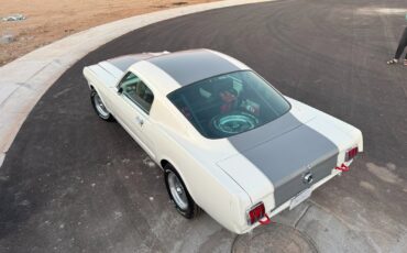 Ford-Mustang-1965-Fastback-11