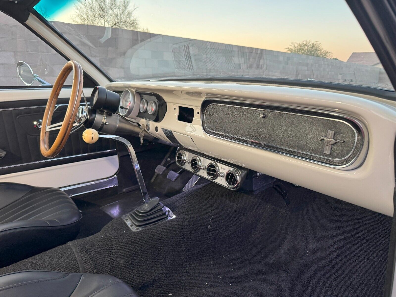 Ford-Mustang-1965-Fastback-13