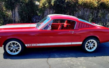 Ford-Mustang-1965-Fastback-2