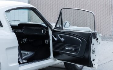 Ford-Mustang-1965-Fastback-23