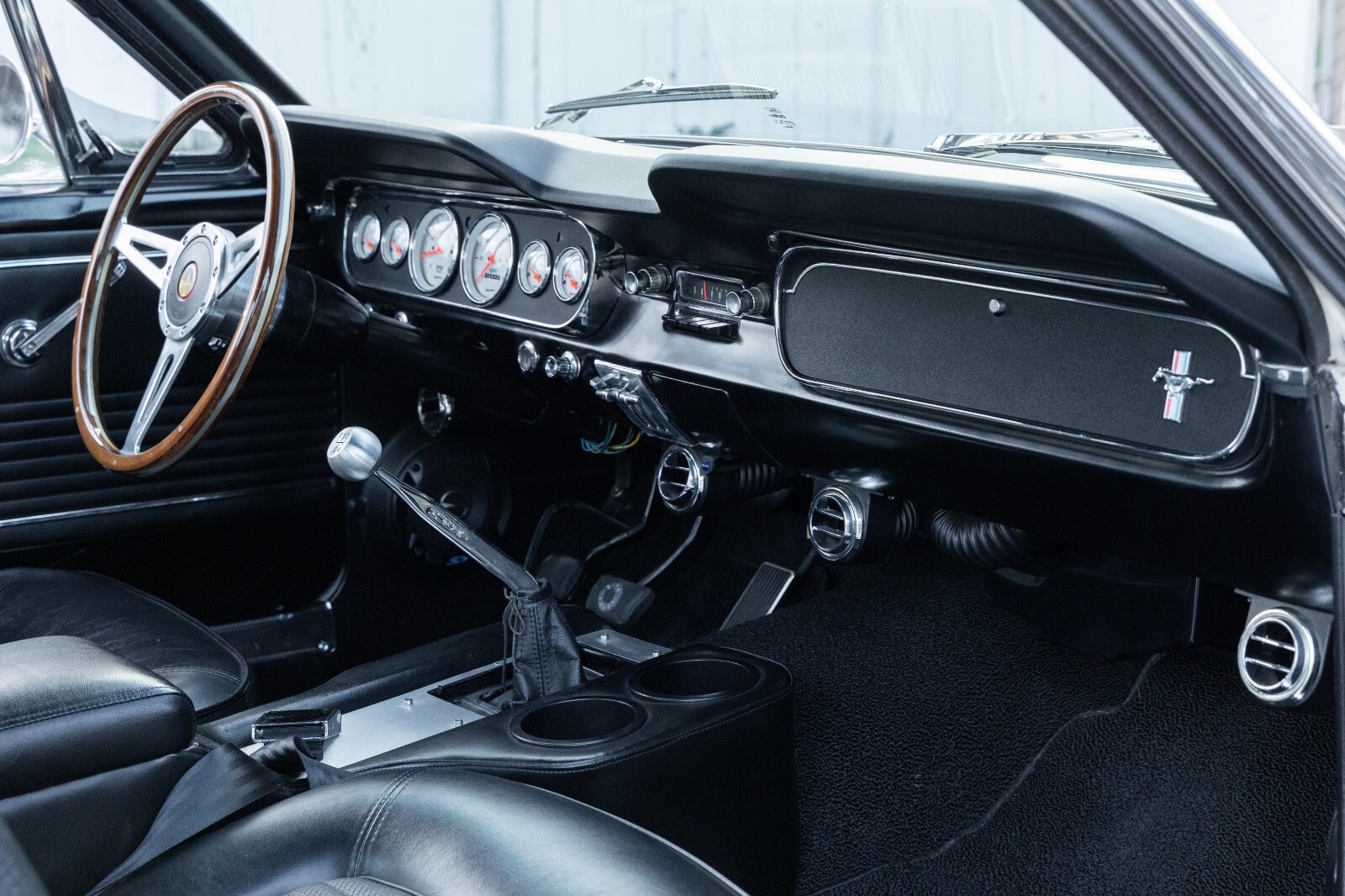 Ford-Mustang-1965-Fastback-26