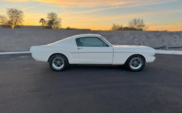 Ford-Mustang-1965-Fastback-27