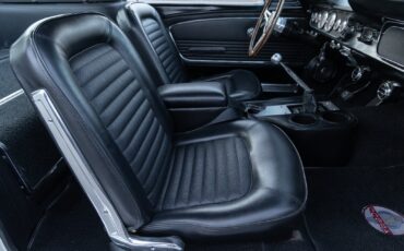 Ford-Mustang-1965-Fastback-28