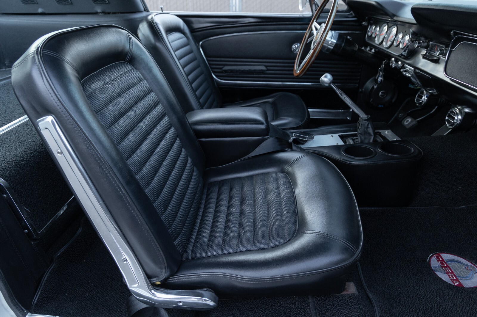 Ford-Mustang-1965-Fastback-28