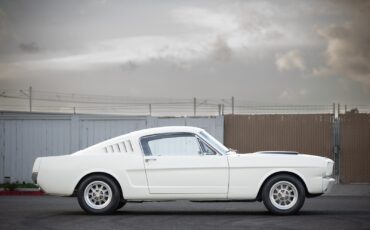 Ford-Mustang-1965-Fastback-4