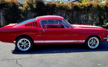 Ford-Mustang-1965-Fastback-4
