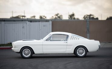 Ford-Mustang-1965-Fastback