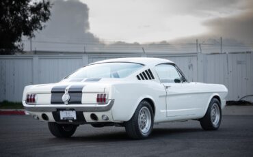 Ford-Mustang-1965-Fastback-5