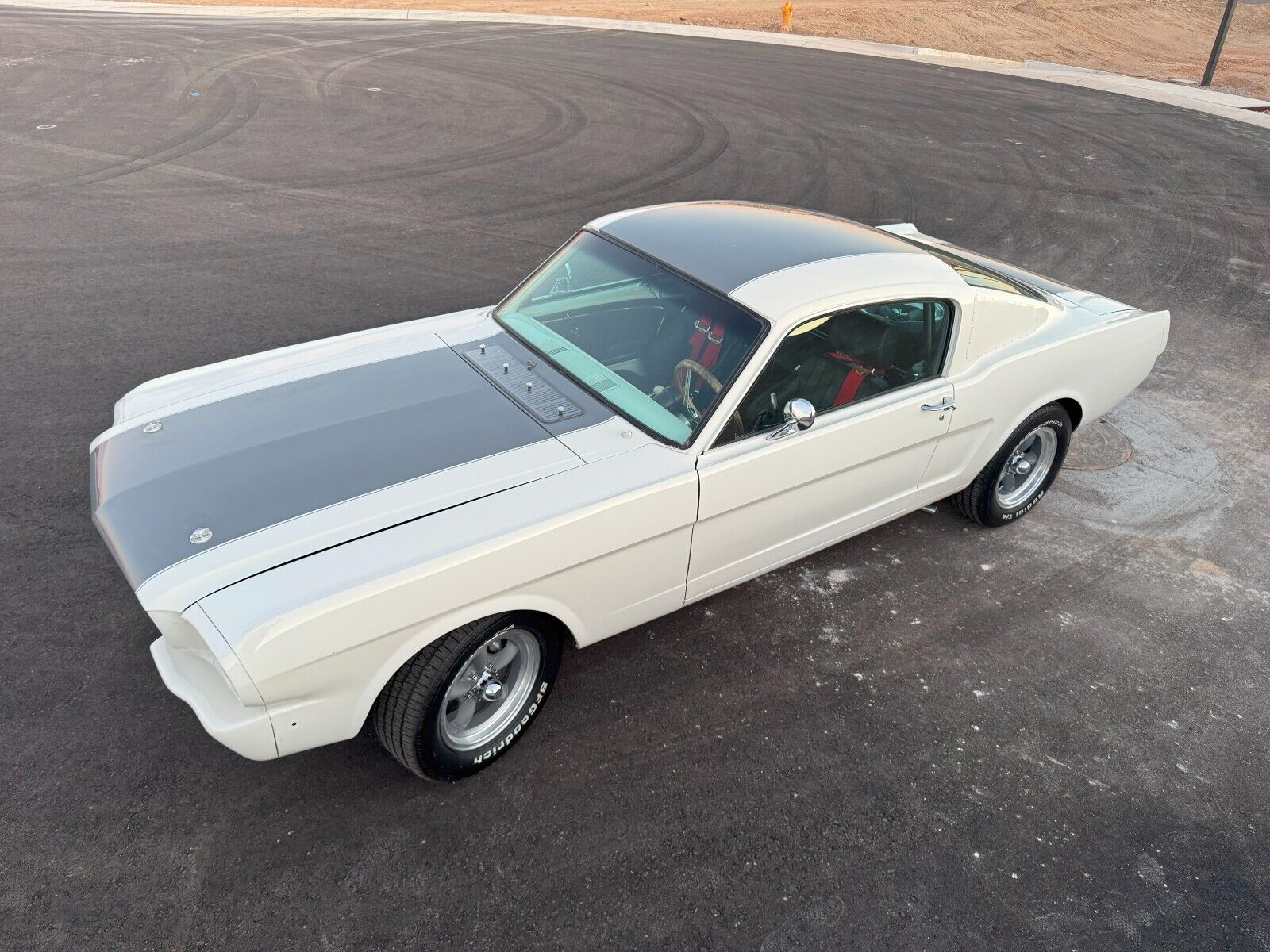 Ford-Mustang-1965-Fastback-6