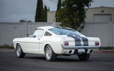 Ford-Mustang-1965-Fastback-7