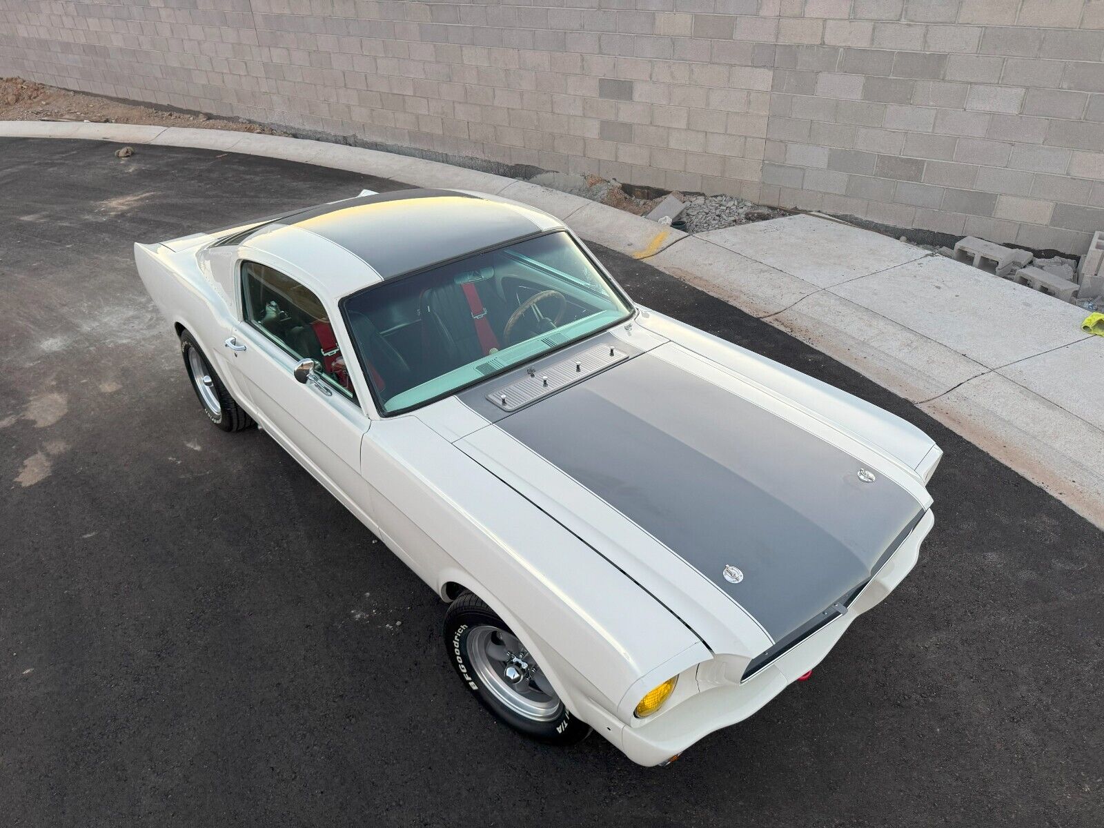 Ford-Mustang-1965-Fastback-8