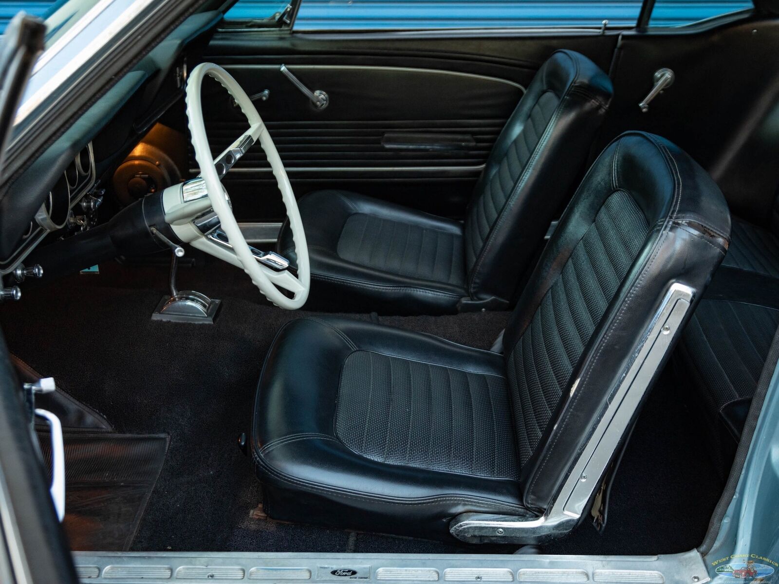 Ford-Mustang-1966-2-Door-Coupe-29