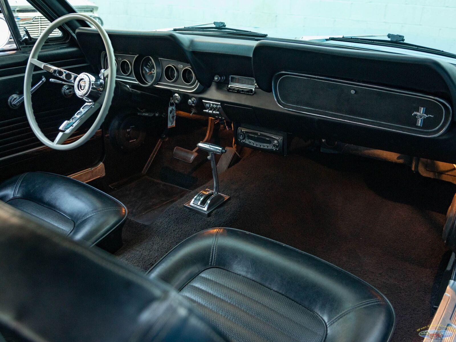 Ford-Mustang-1966-2-Door-Coupe-37