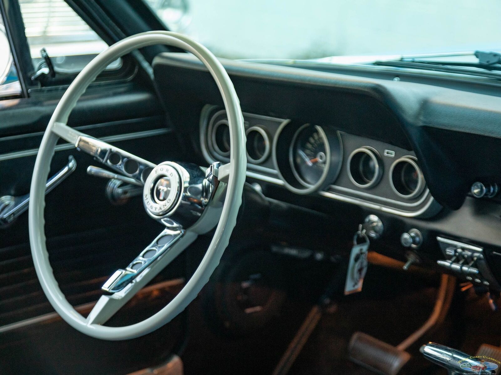Ford-Mustang-1966-2-Door-Coupe-38