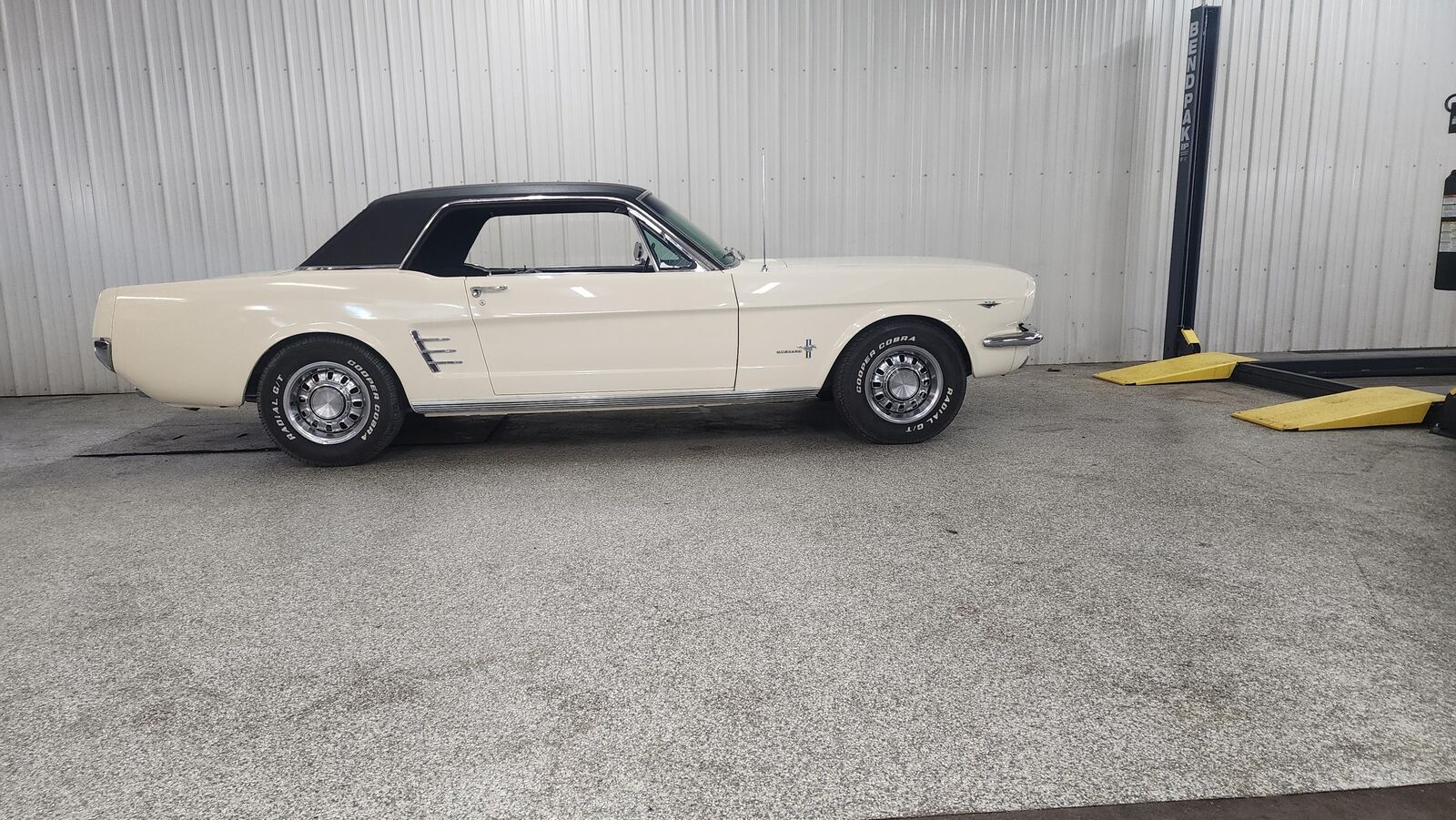 Ford Mustang 1966 2 Door