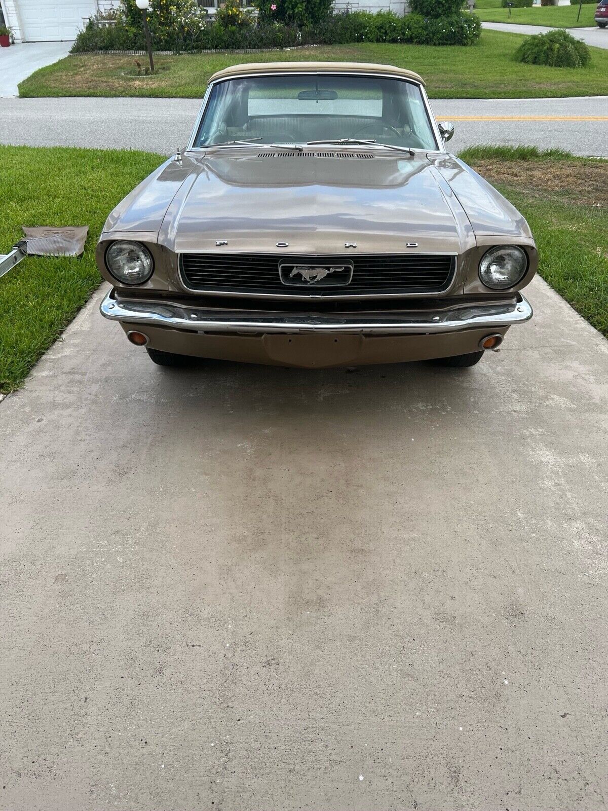 Ford-Mustang-1966-Convertible-2