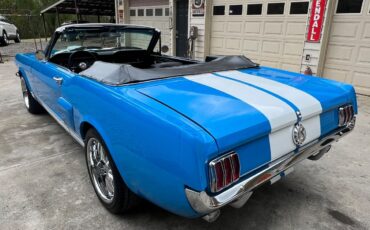 Ford-Mustang-1966-Convertible-2