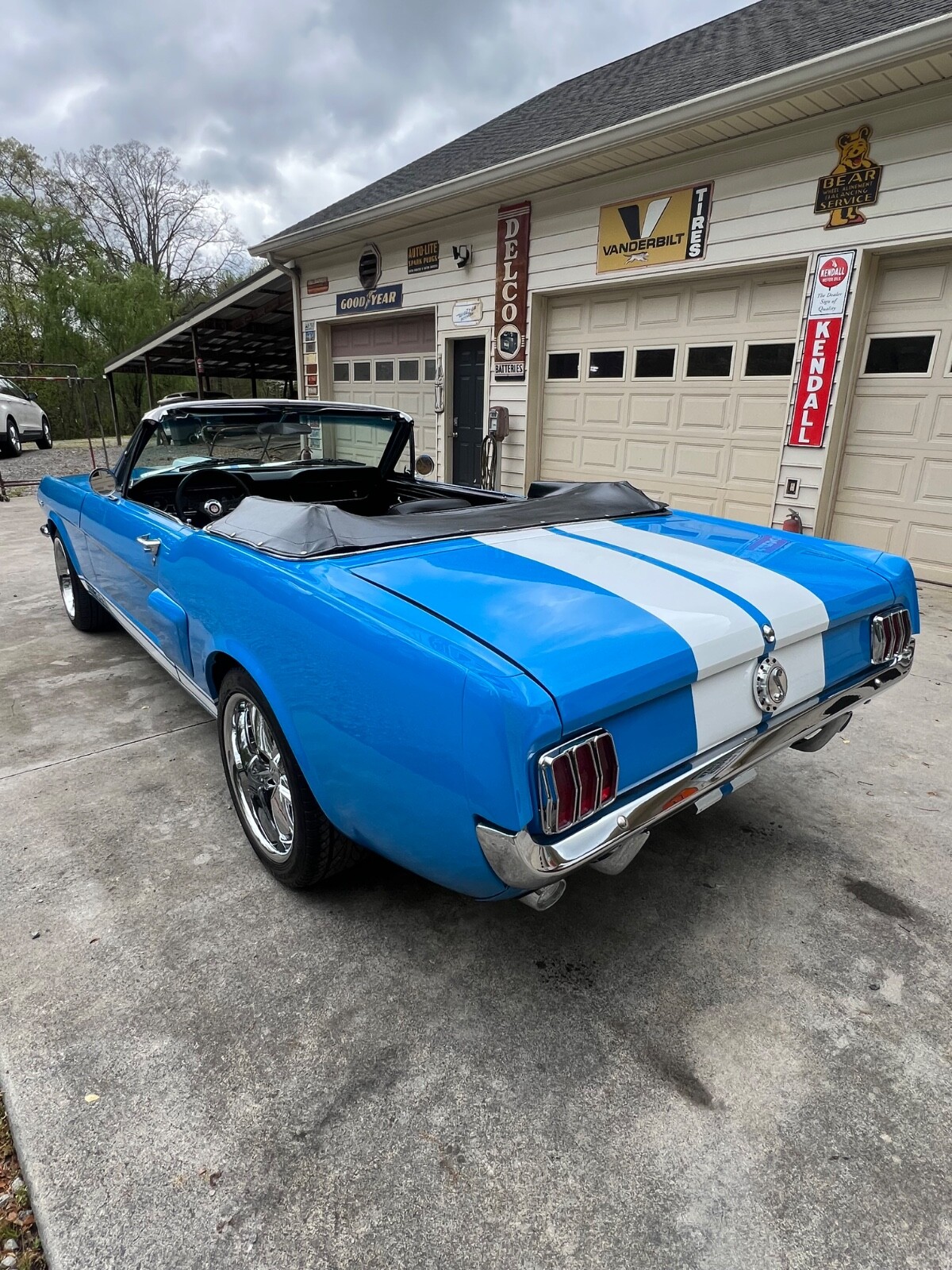 Ford-Mustang-1966-Convertible-2