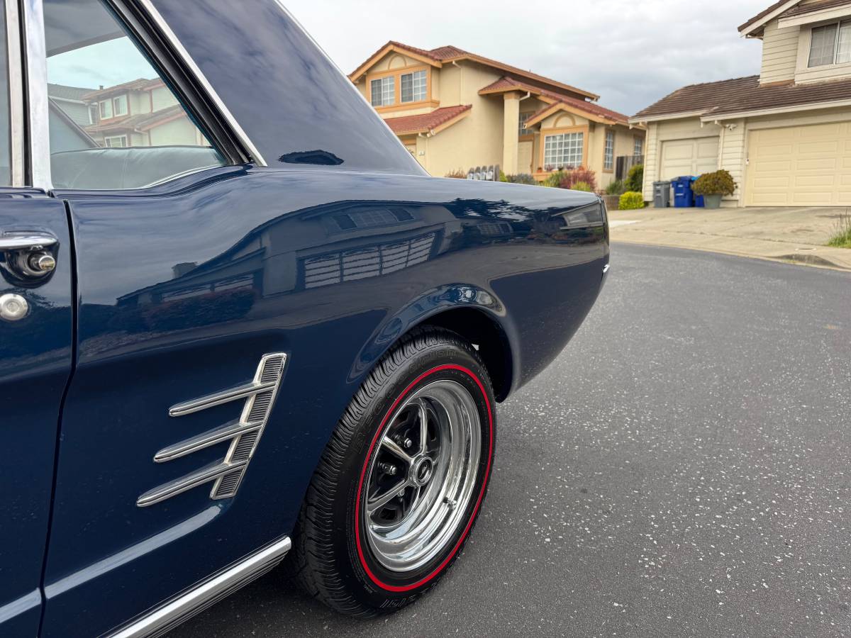 Ford-Mustang-1966-blue-10