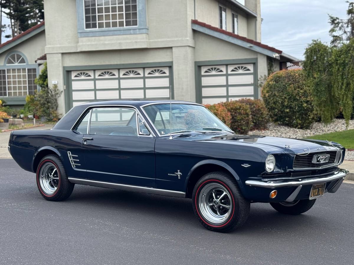 Ford-Mustang-1966-blue-4
