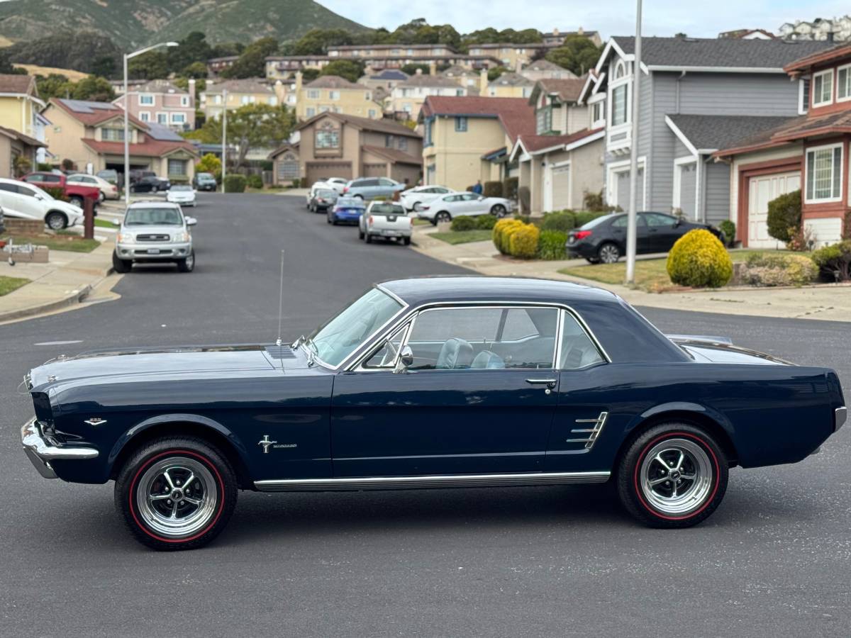 Ford-Mustang-1966-blue-8