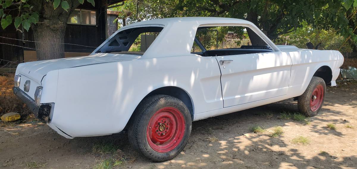 Ford-Mustang-1966-grey-2