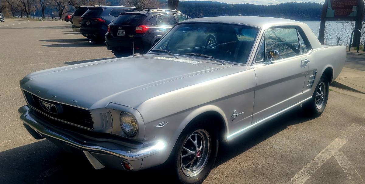 Ford-Mustang-1966-silver-1
