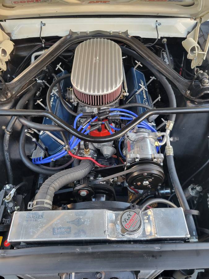 Ford-Mustang-1966-white-6