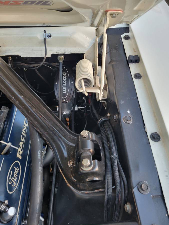Ford-Mustang-1966-white-8