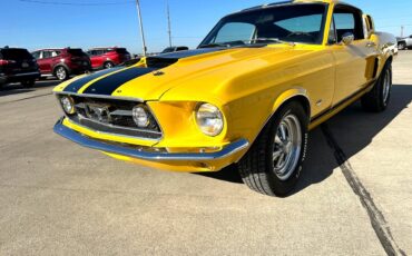 Ford-Mustang-1967-Classic-Car-1