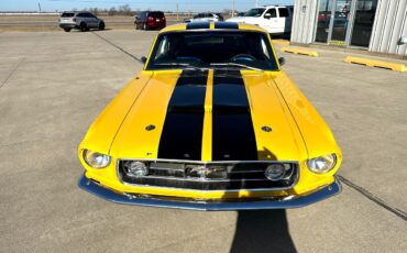 Ford-Mustang-1967-Classic-Car-11