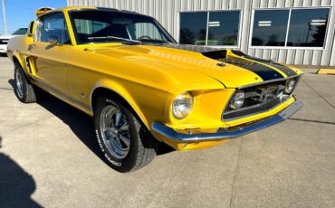 Ford-Mustang-1967-Classic-Car-14