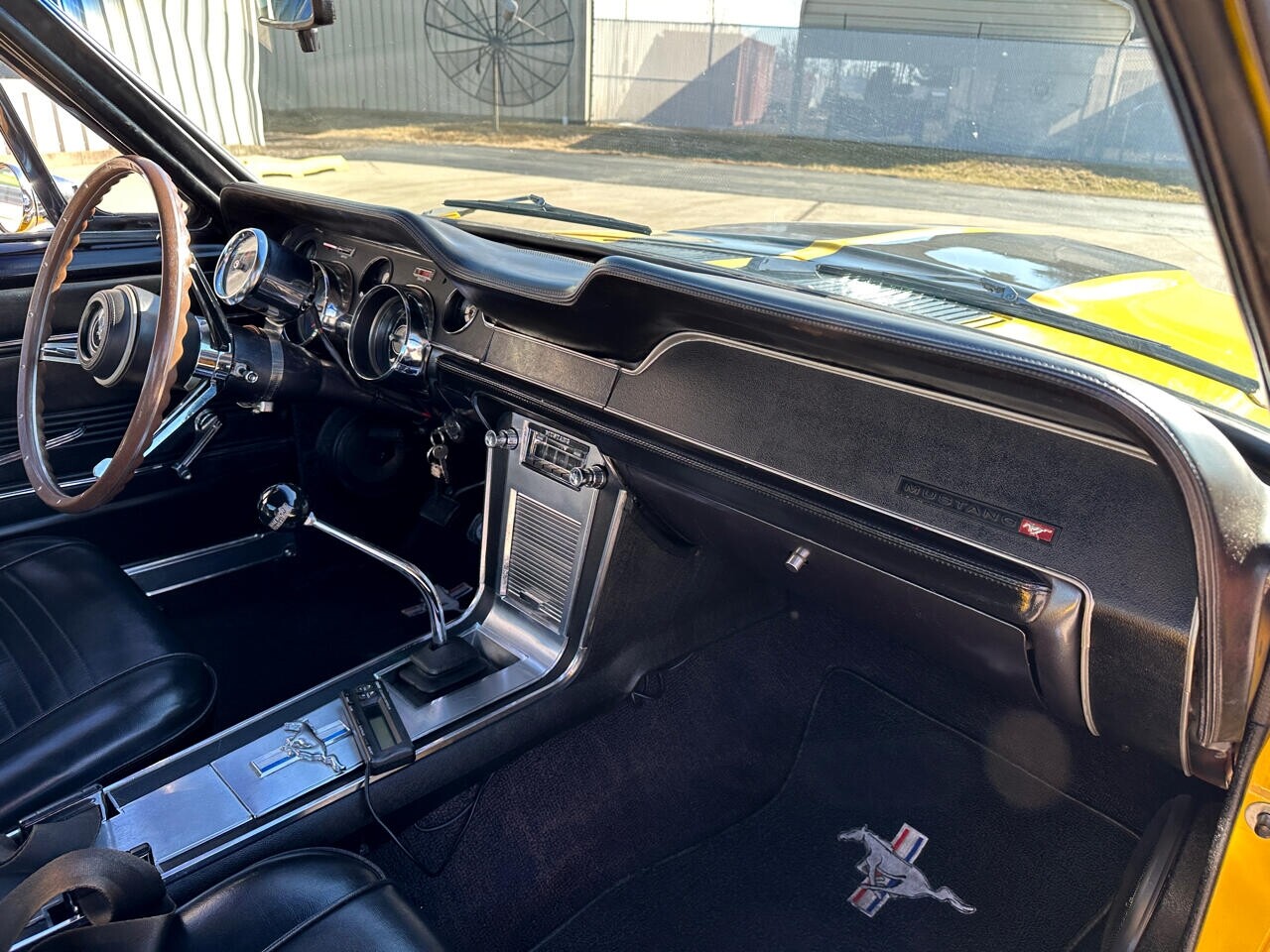 Ford-Mustang-1967-Classic-Car-15