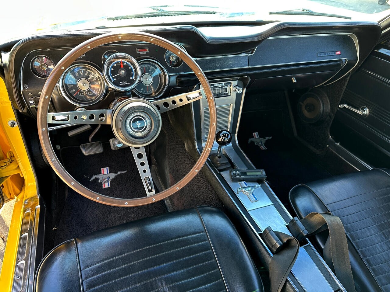 Ford-Mustang-1967-Classic-Car-19