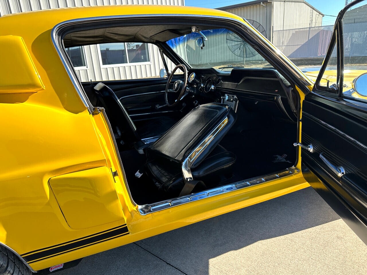 Ford-Mustang-1967-Classic-Car-28