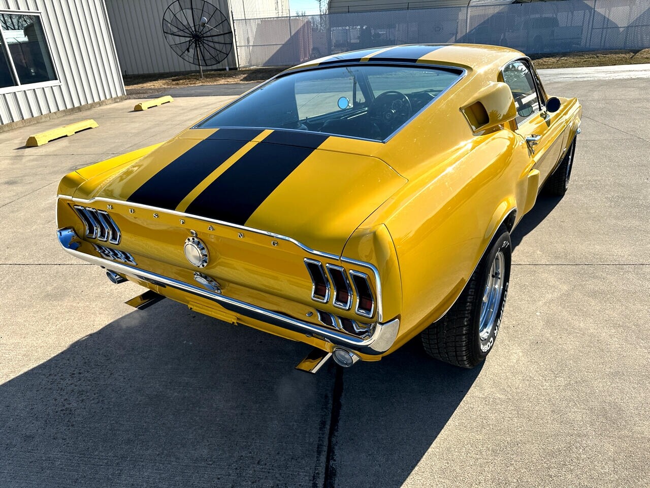 Ford-Mustang-1967-Classic-Car-32