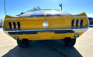 Ford-Mustang-1967-Classic-Car-34