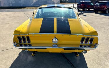 Ford-Mustang-1967-Classic-Car-35