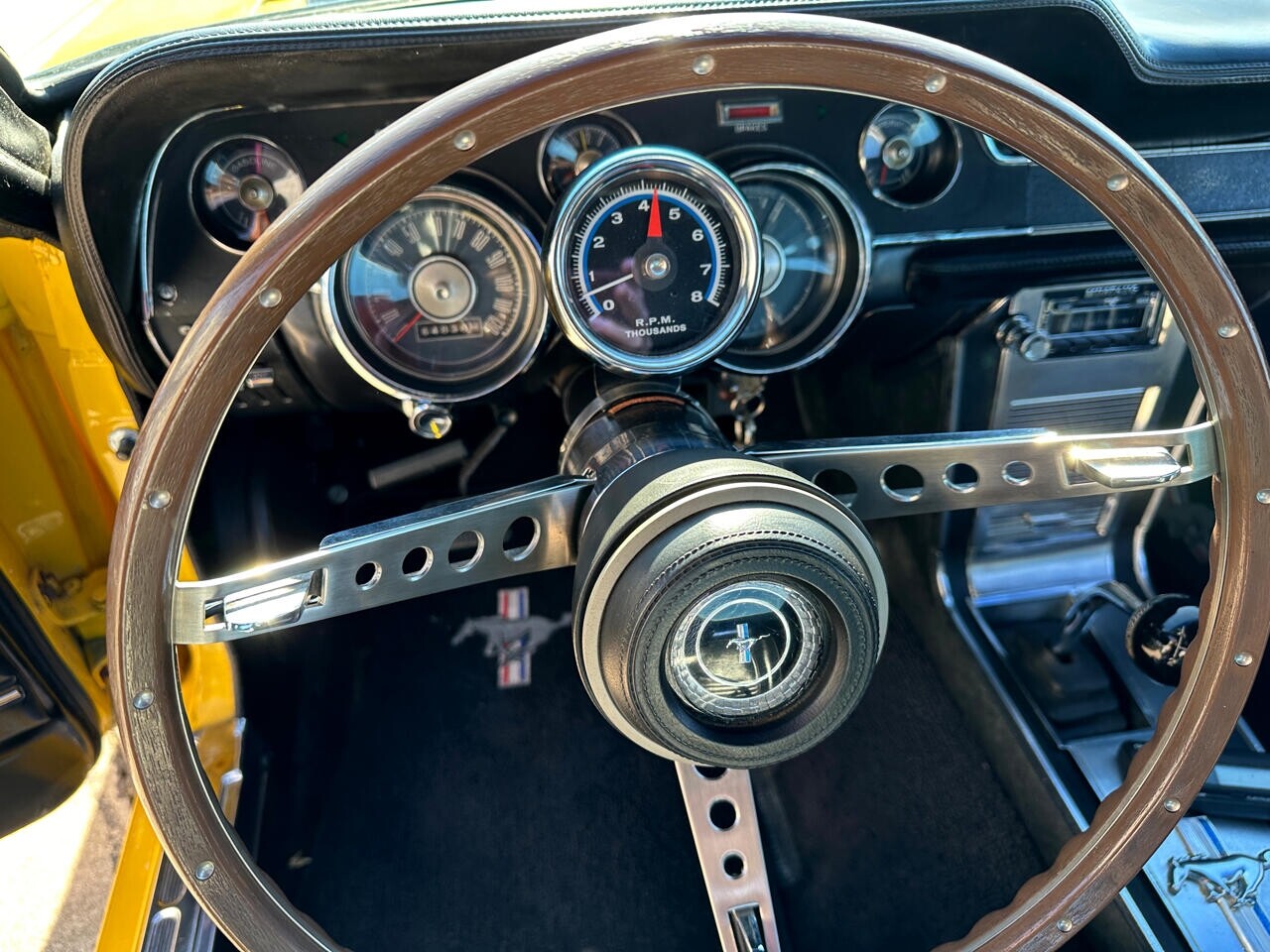 Ford-Mustang-1967-Classic-Car-7