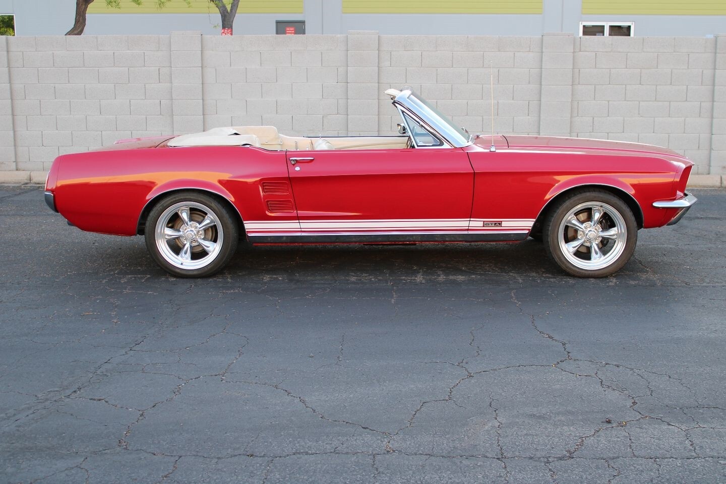 Ford-Mustang-1967-Convertible-1