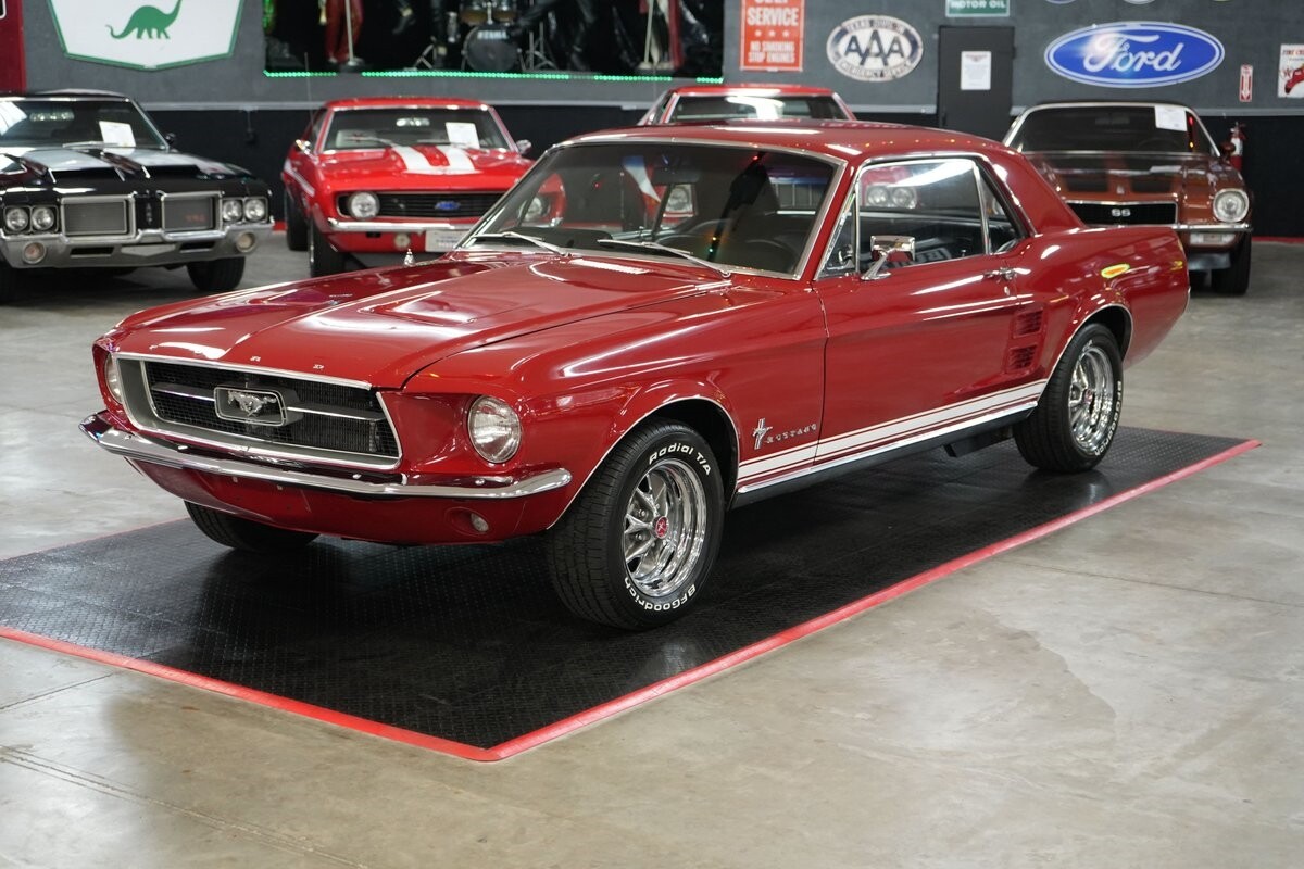 Ford-Mustang-1967-Coupe-1