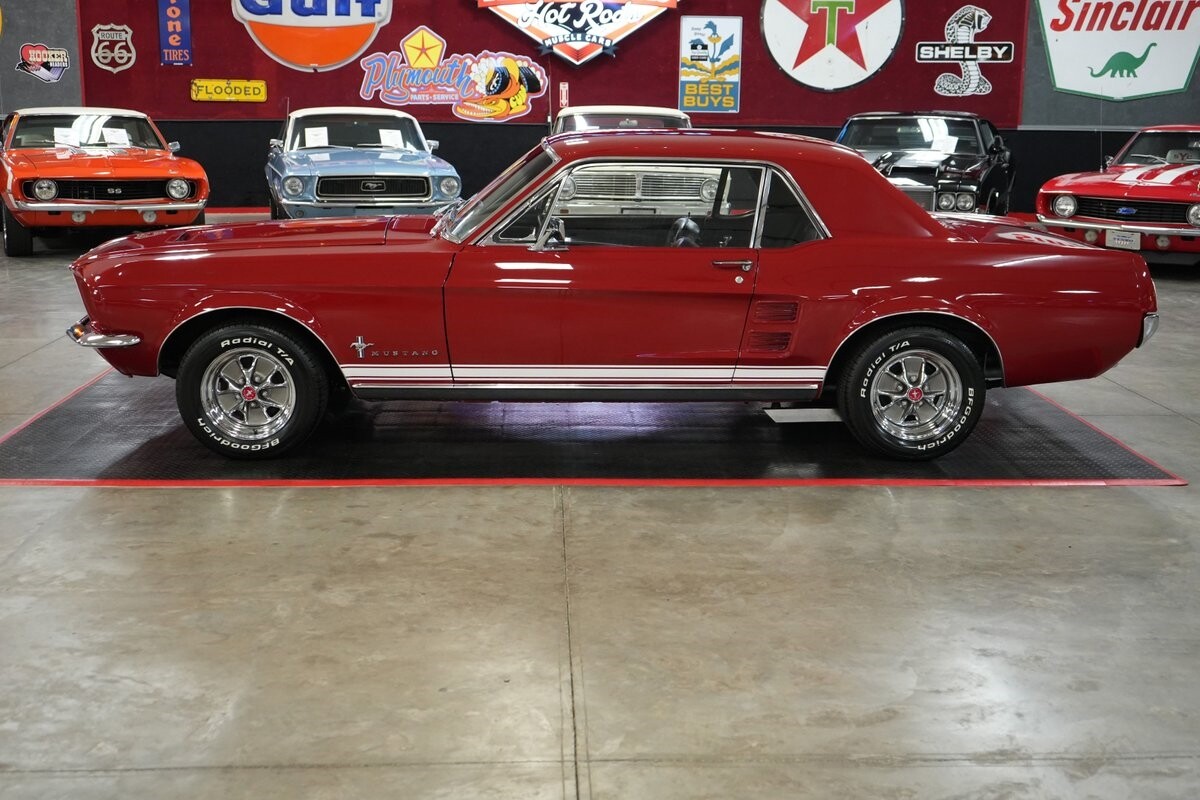 Ford-Mustang-1967-Coupe-2
