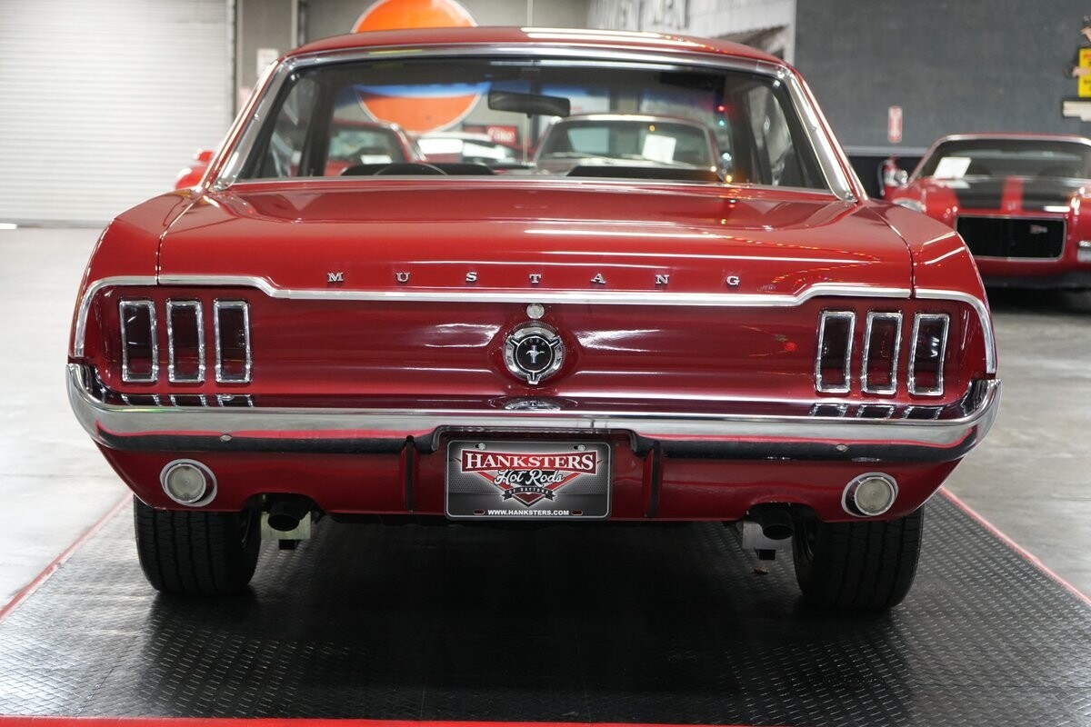 Ford-Mustang-1967-Coupe-21
