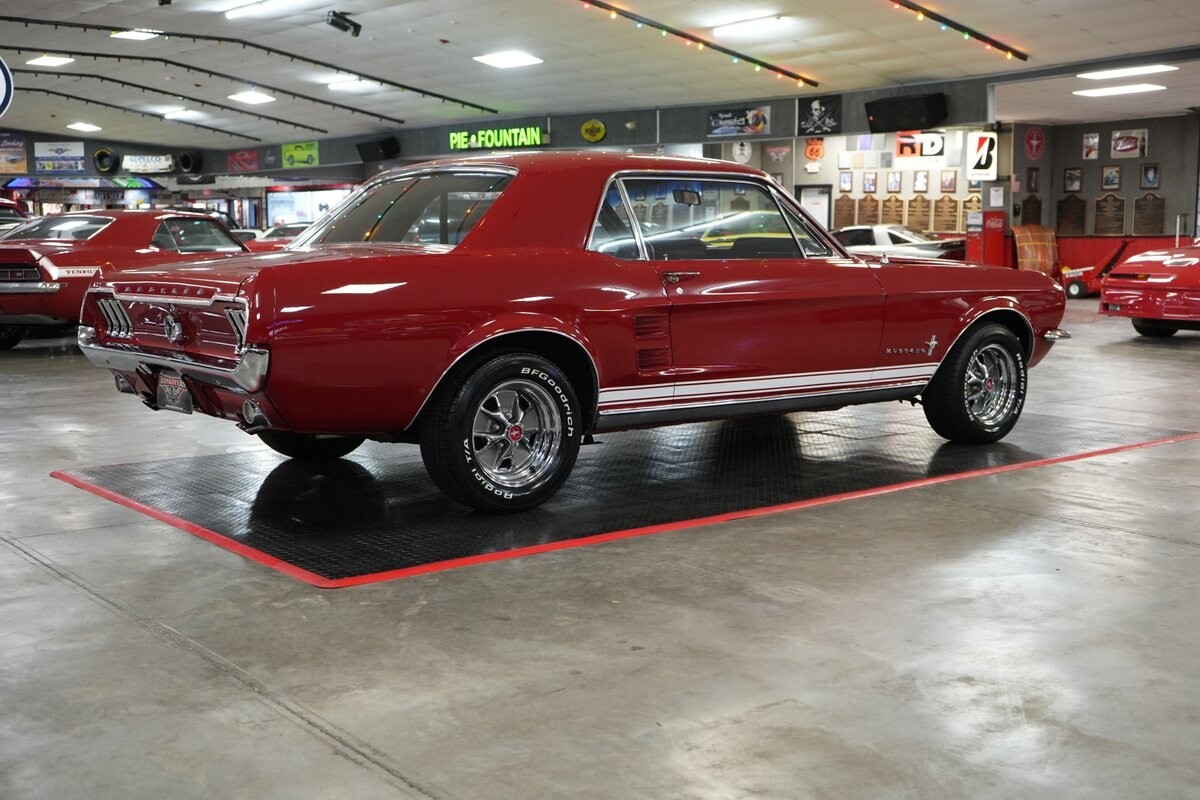 Ford-Mustang-1967-Coupe-22