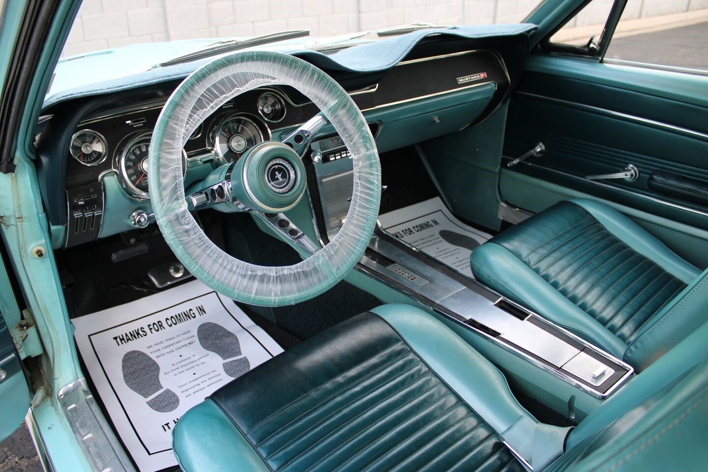 Ford-Mustang-1967-Coupe-27